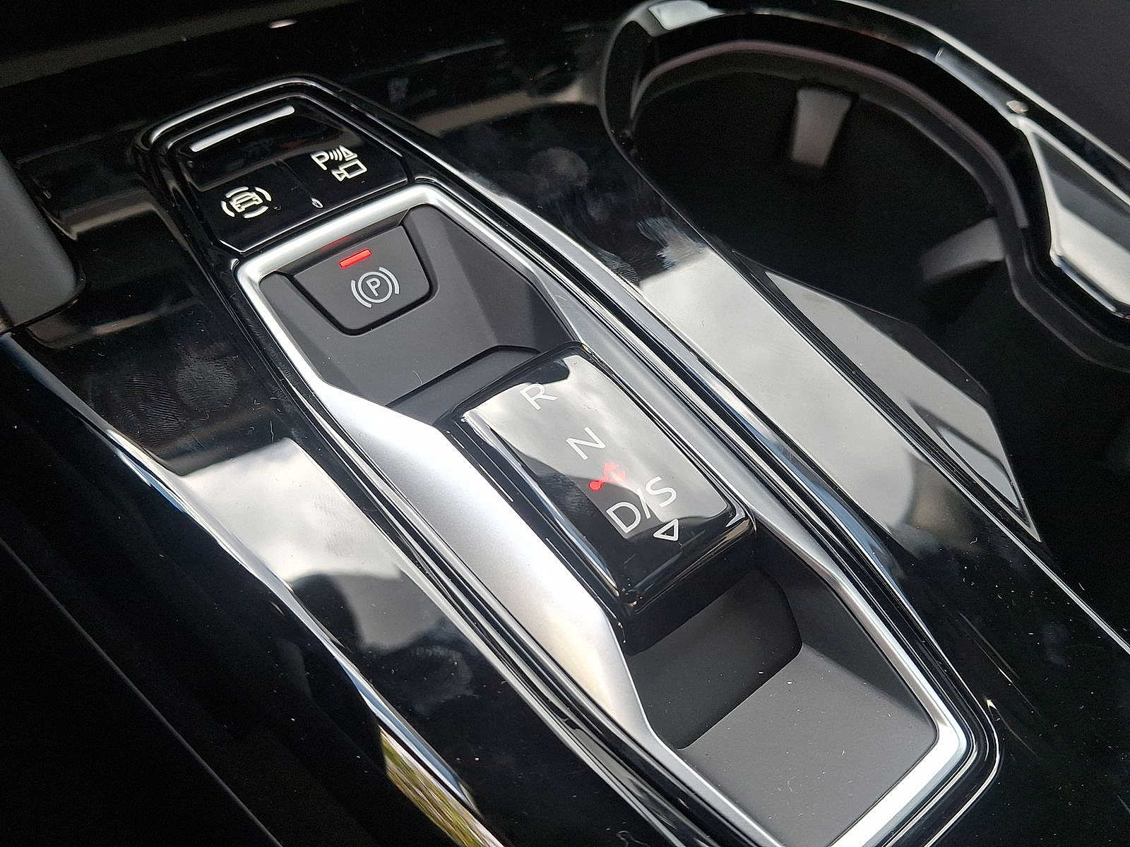 Thumbnail: 2025 Audi Q5 - 15