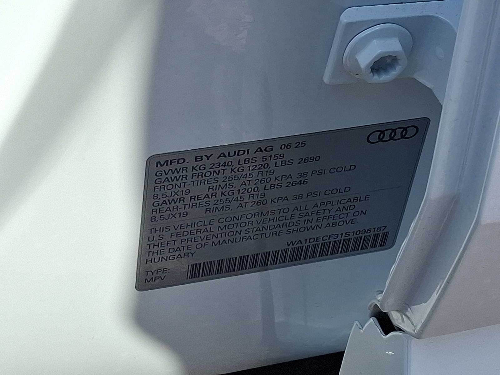 Thumbnail: 2025 Audi Q3 - 18