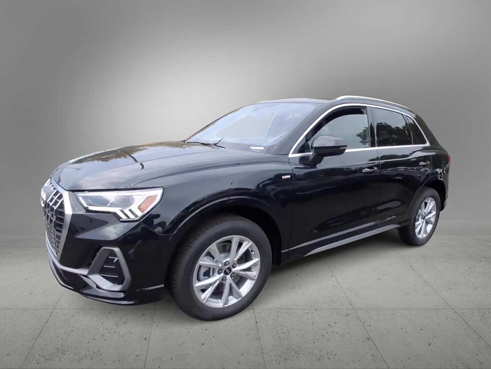 Thumbnail: 2025 Audi Q3 - 4