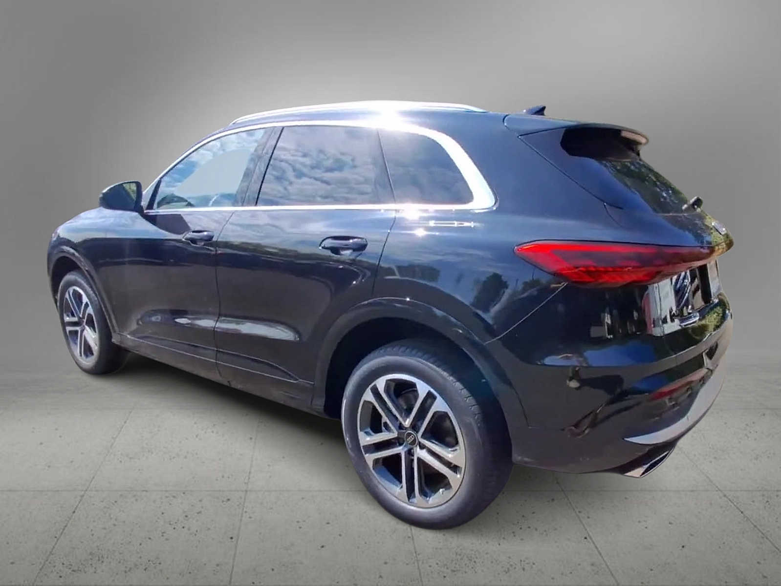 Thumbnail: 2025 Audi Q5 - 6