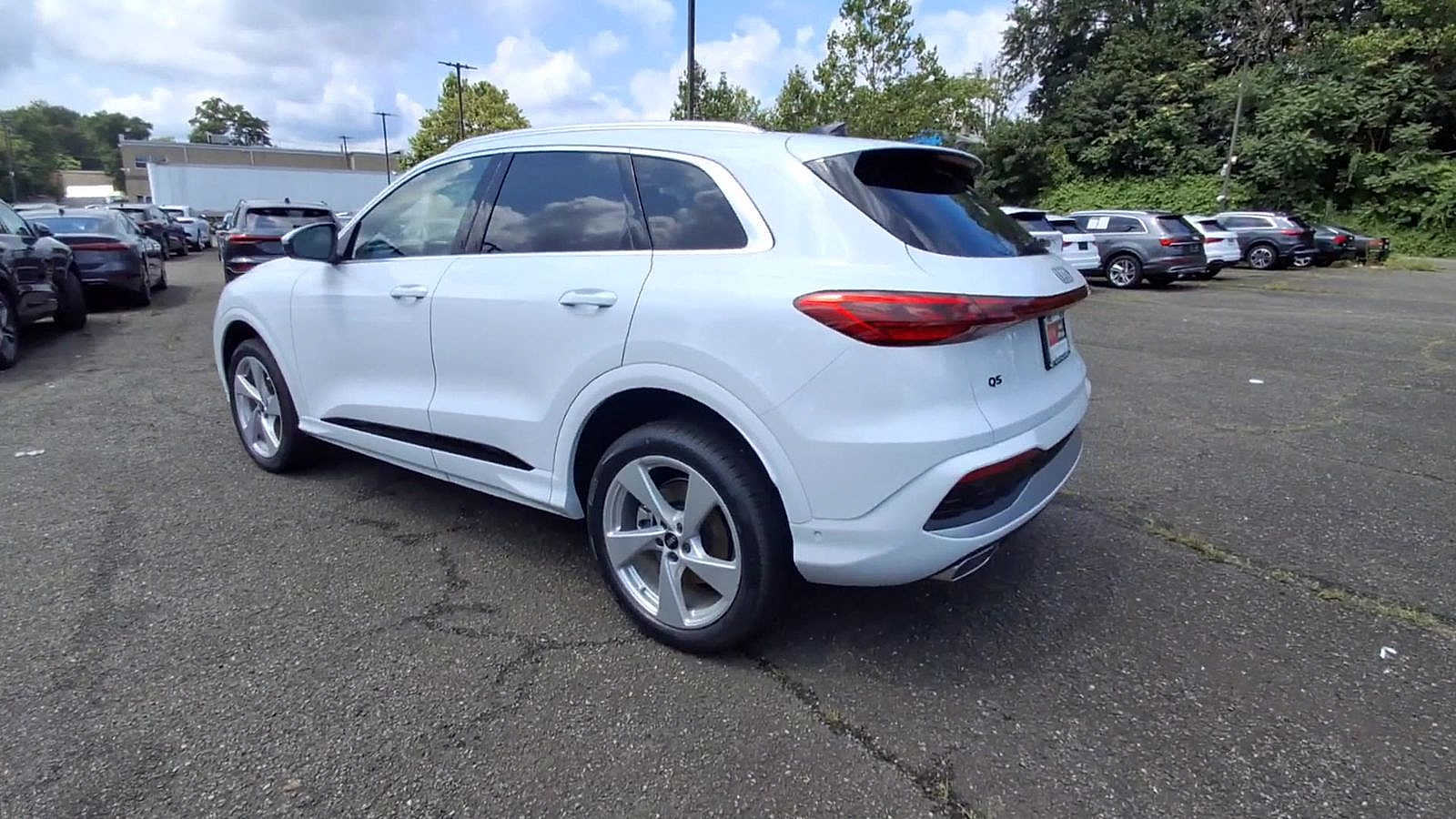 Thumbnail: 2025 Audi Q5 - 6