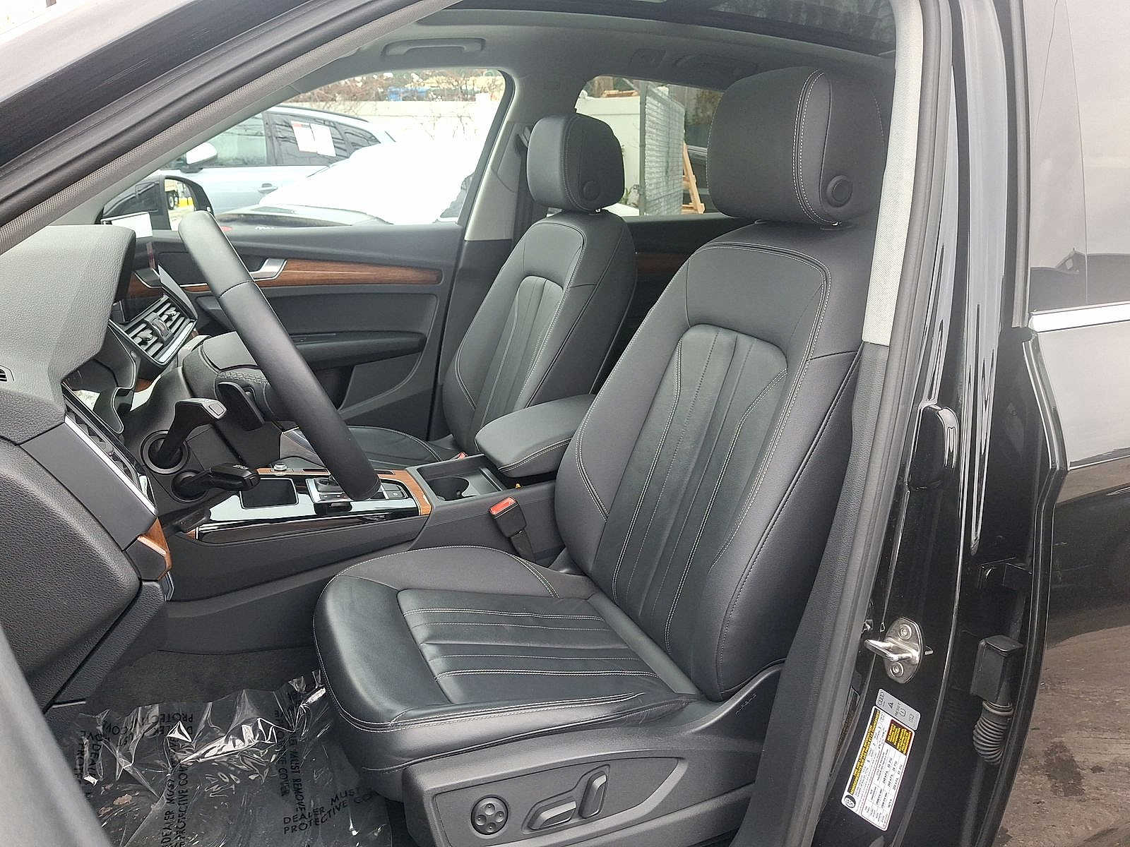 Thumbnail: 2023 Audi Q5 - 10