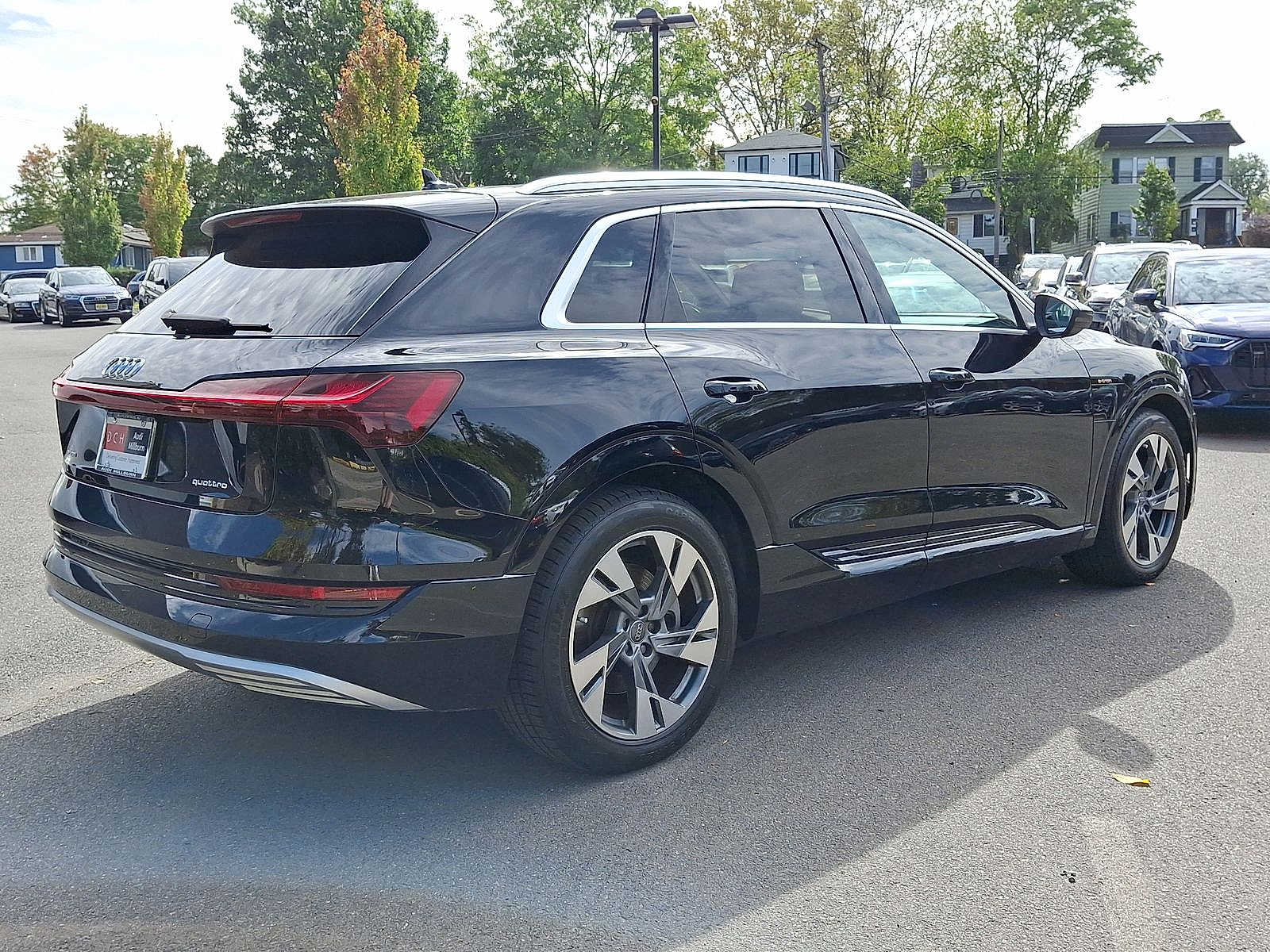 Thumbnail: 2021 Audi e-tron - 25