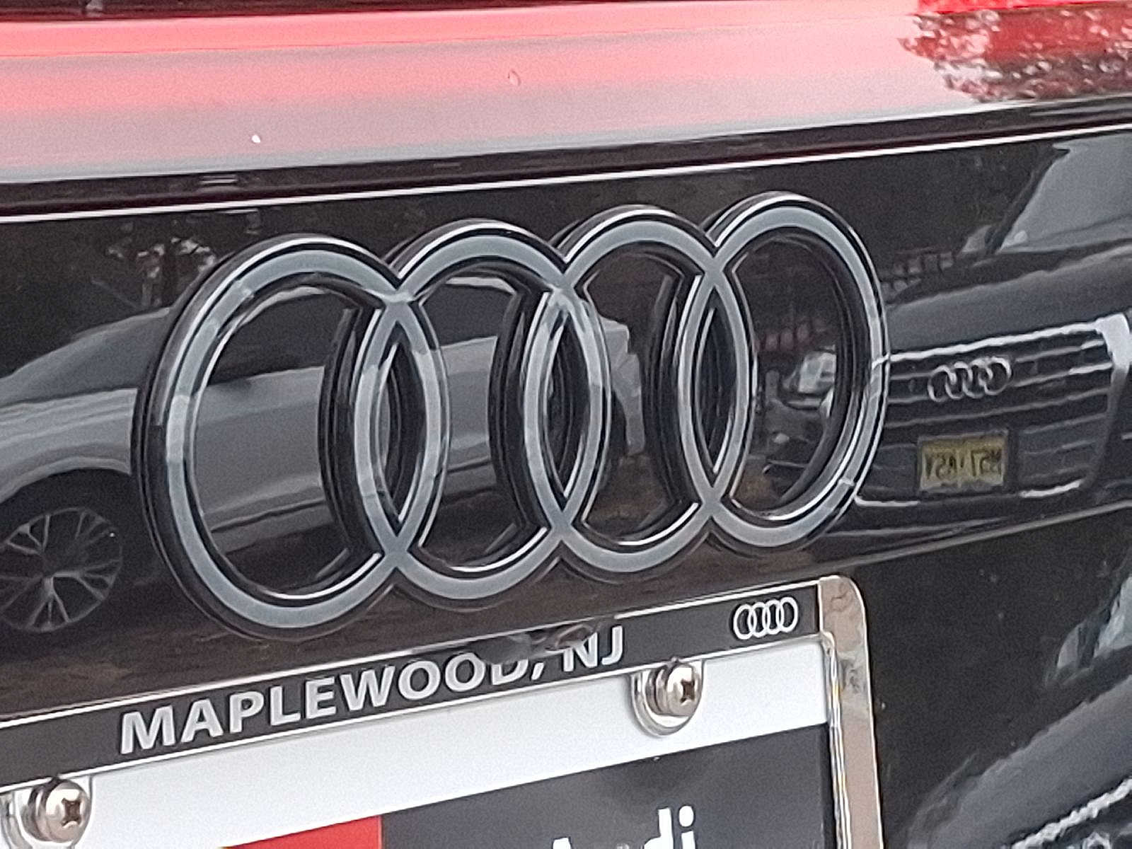 Thumbnail: 2026 Audi SQ8 - 17