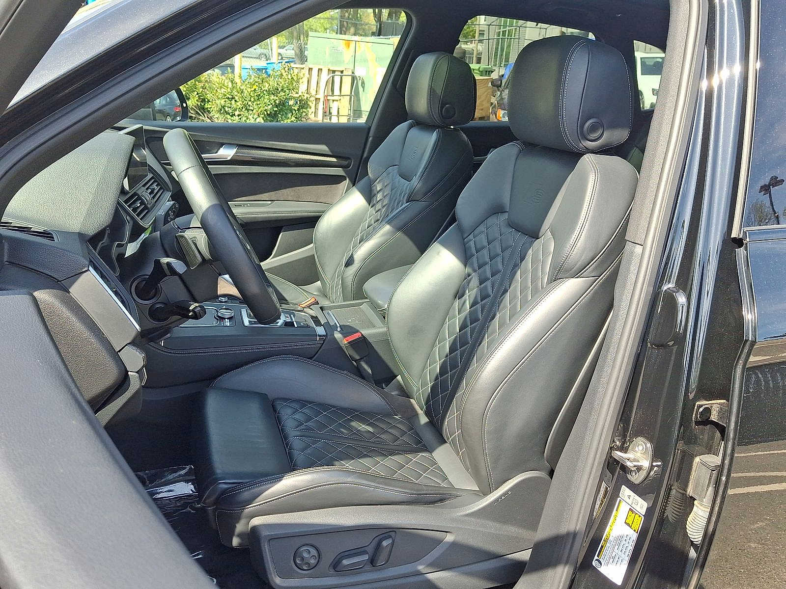 Thumbnail: 2020 Audi SQ5 - 11