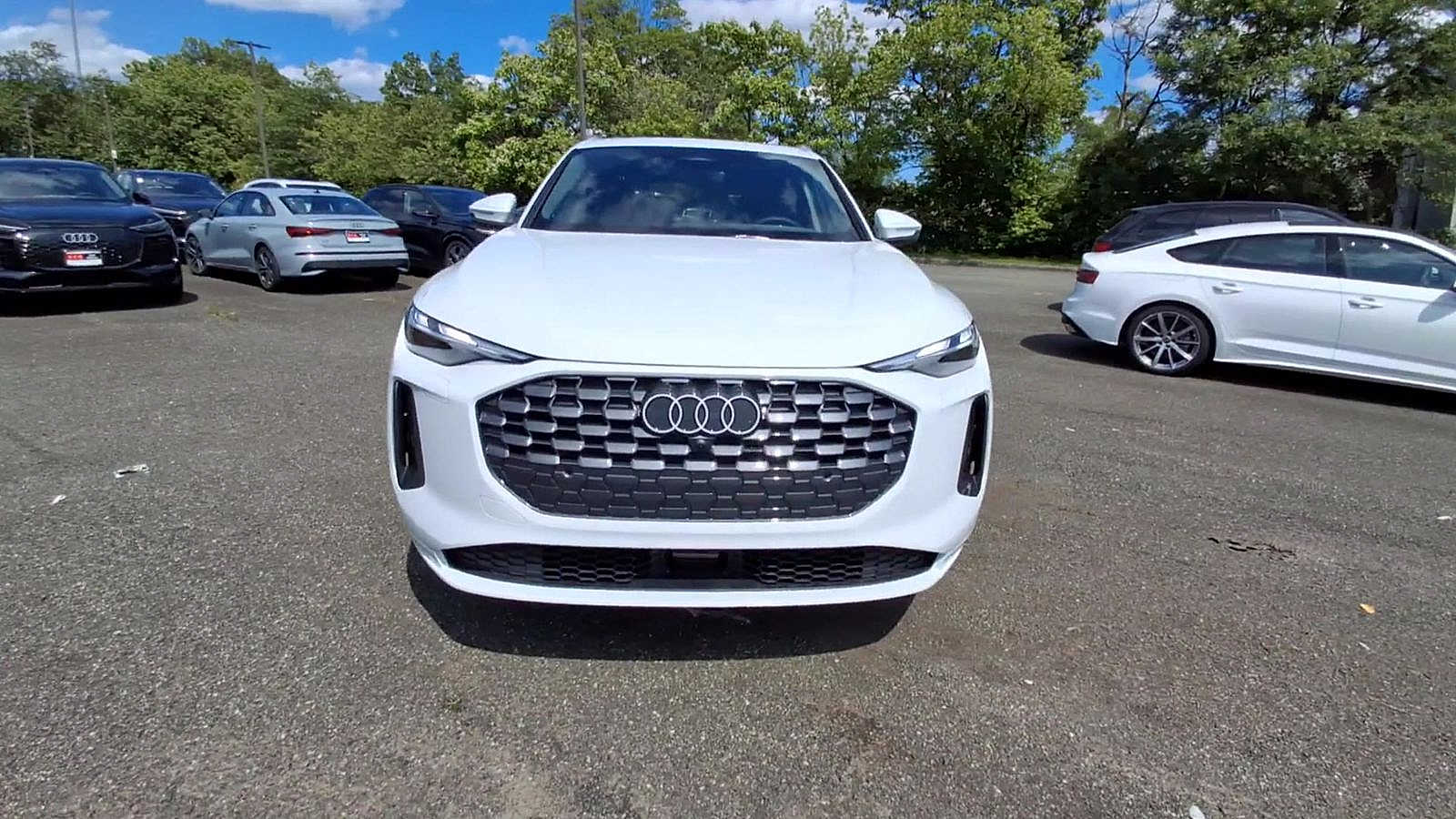 Thumbnail: 2025 Audi Q5 - 3