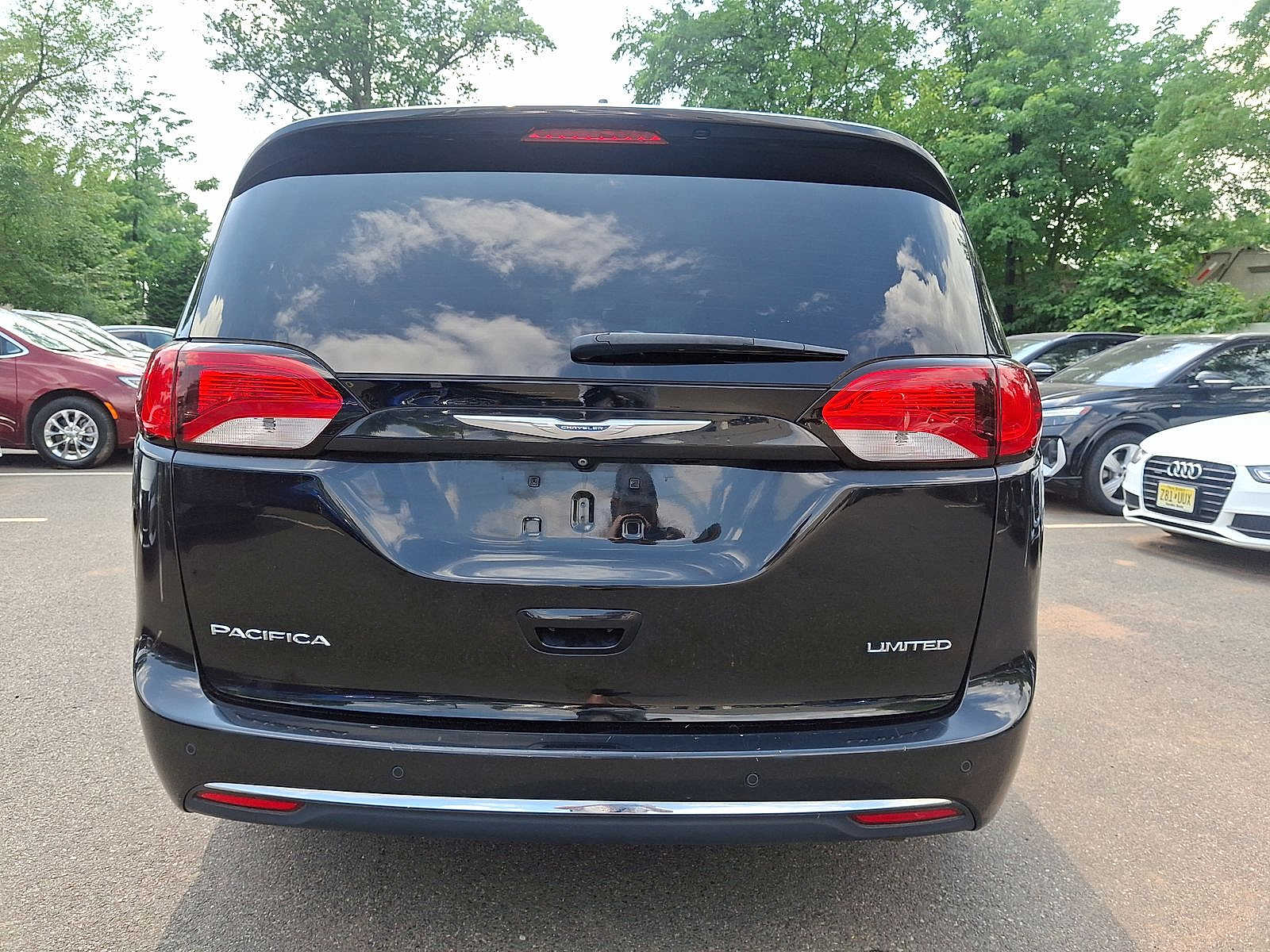 Thumbnail: 2017 Chrysler Pacifica - 23