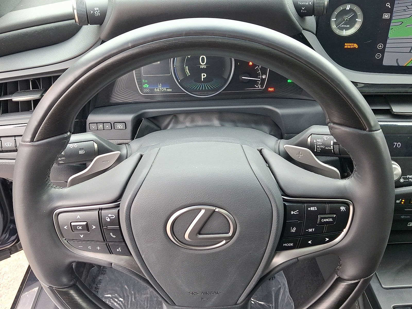 Thumbnail: 2022 Lexus ES - 16