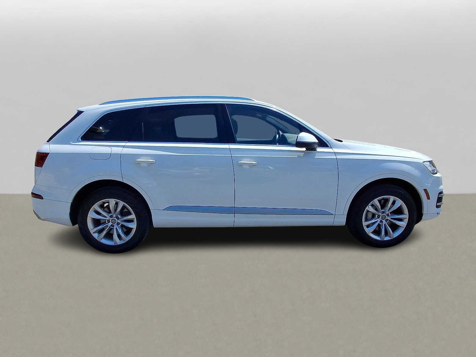 Thumbnail: 2017 Audi Q7 - 32