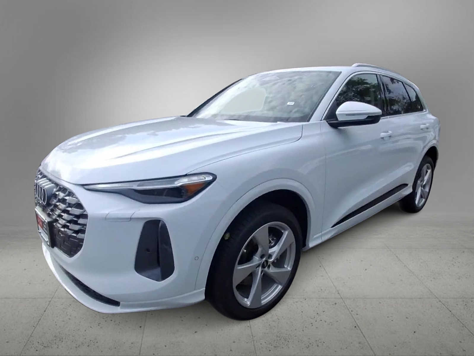 Thumbnail: 2025 Audi Q5 - 4