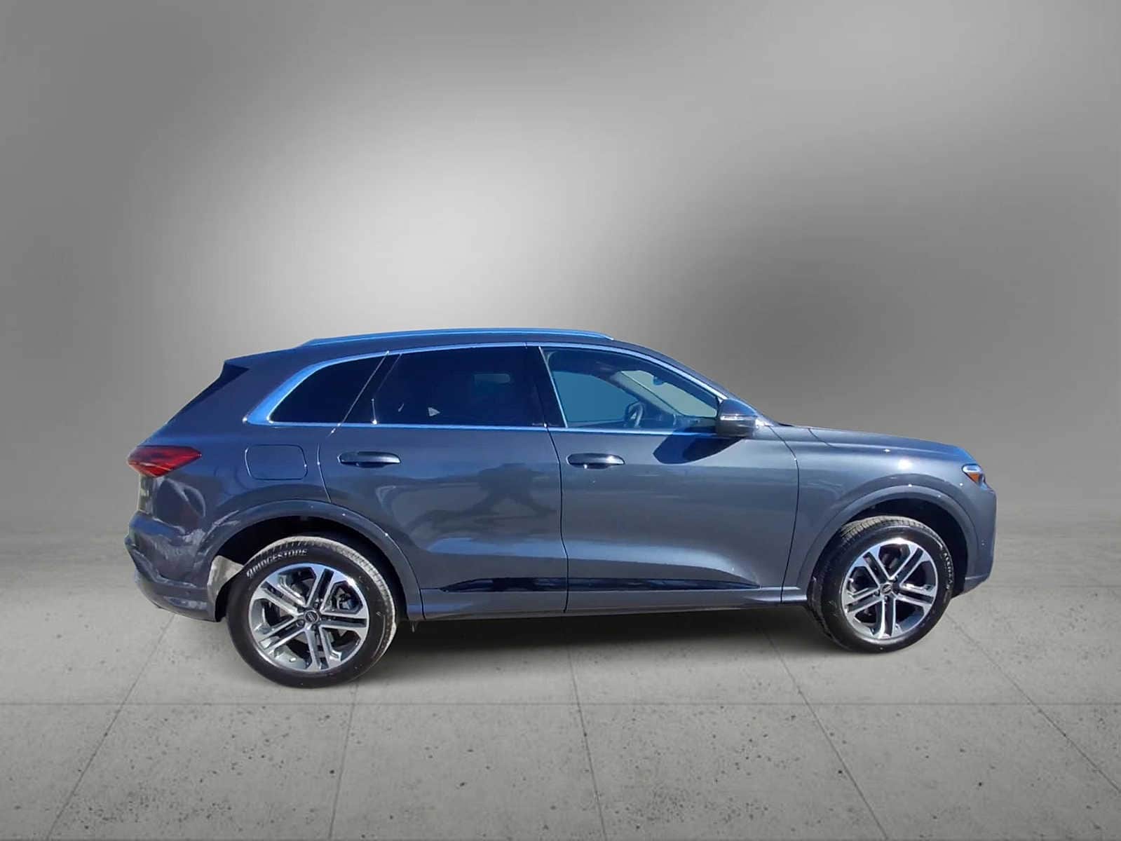 Thumbnail: 2025 Audi Q5 - 9