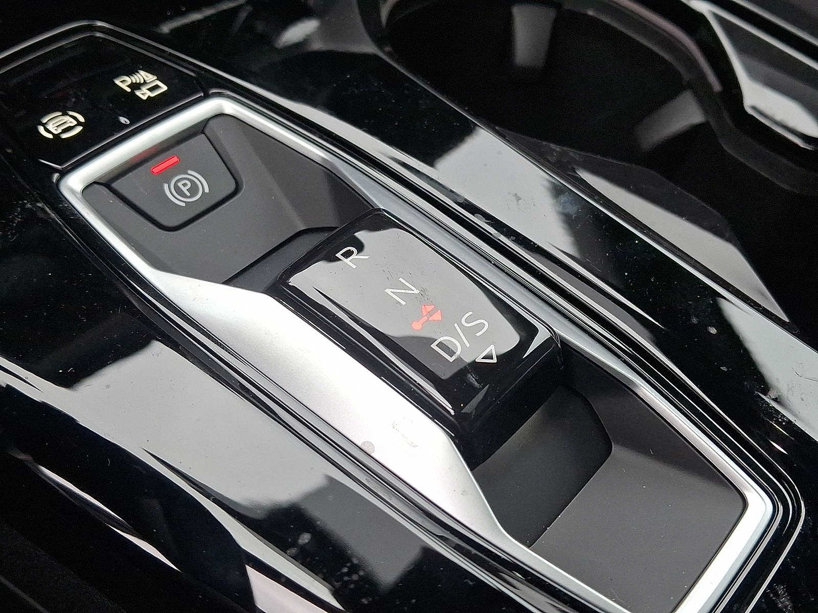 Thumbnail: 2025 Audi Q5 - 14