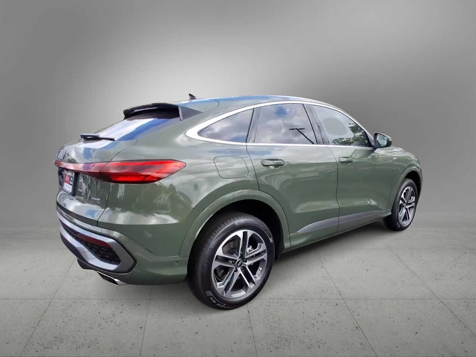 Thumbnail: 2025 Audi Q5 - 8