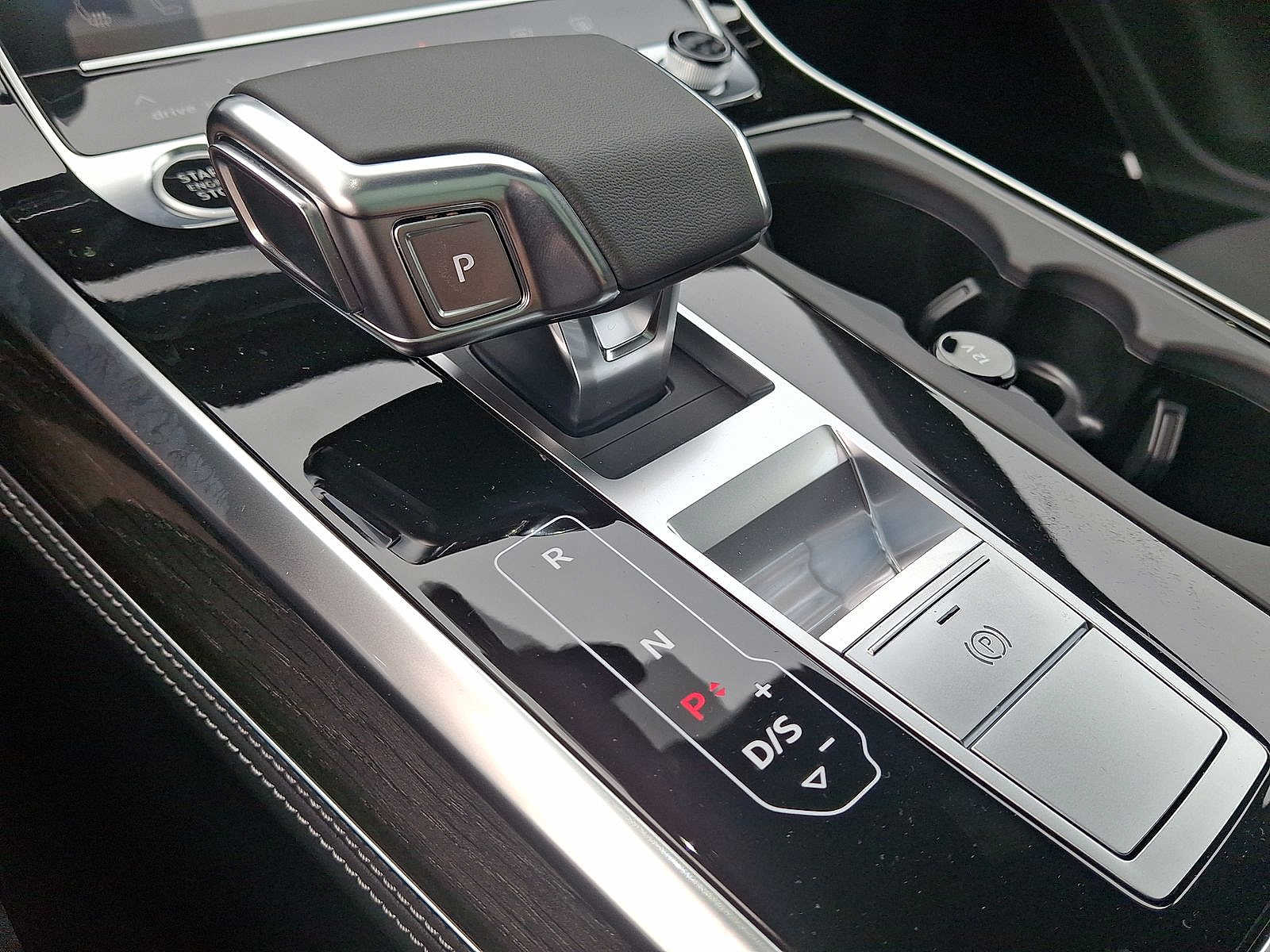 Thumbnail: 2026 Audi Q7 - 13