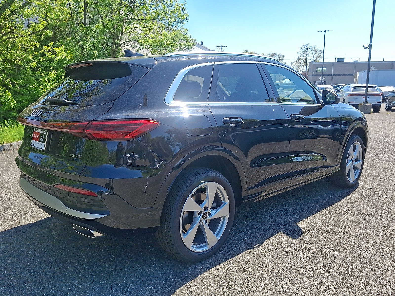 Thumbnail: 2026 Audi Q5 - 11