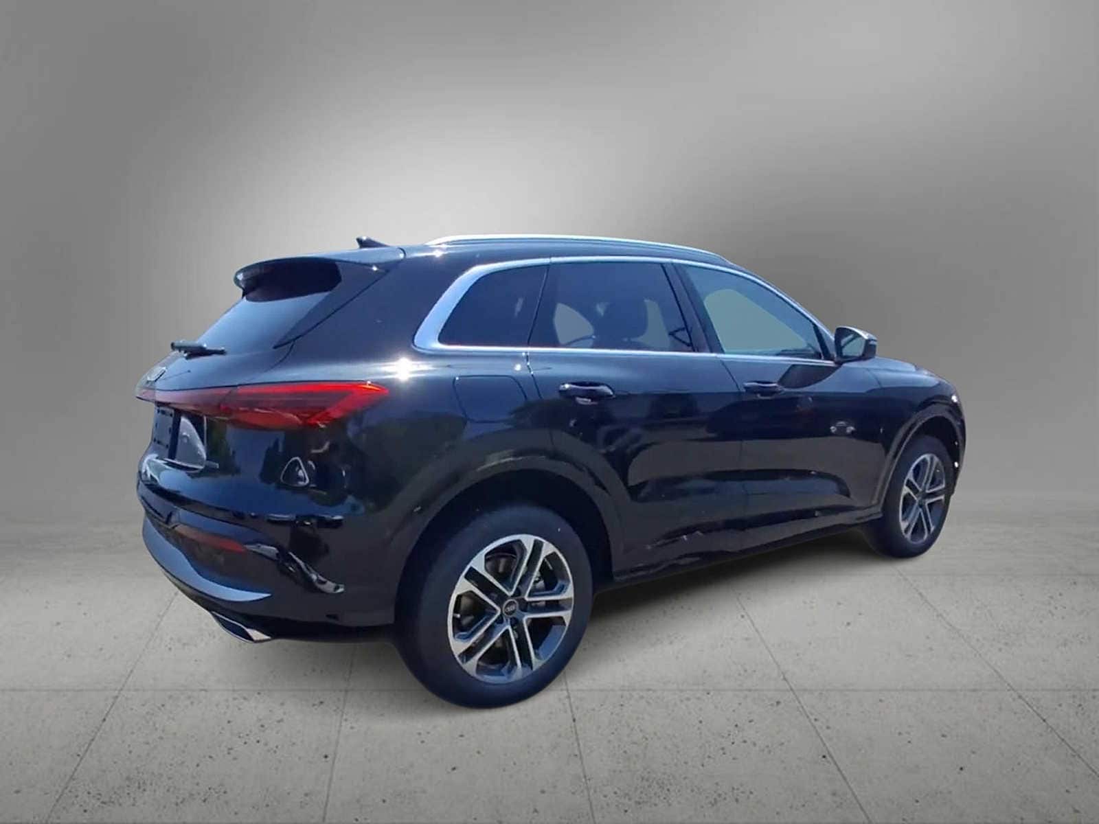 Thumbnail: 2025 Audi Q5 - 8