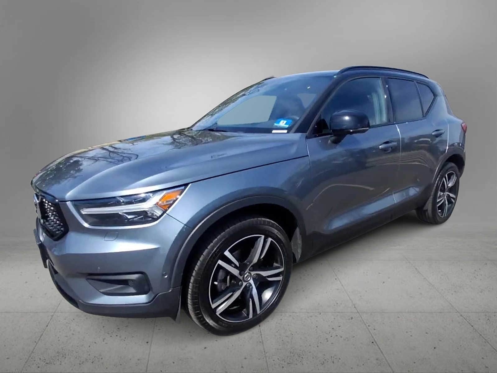 Thumbnail: 2019 Volvo XC40 - 4