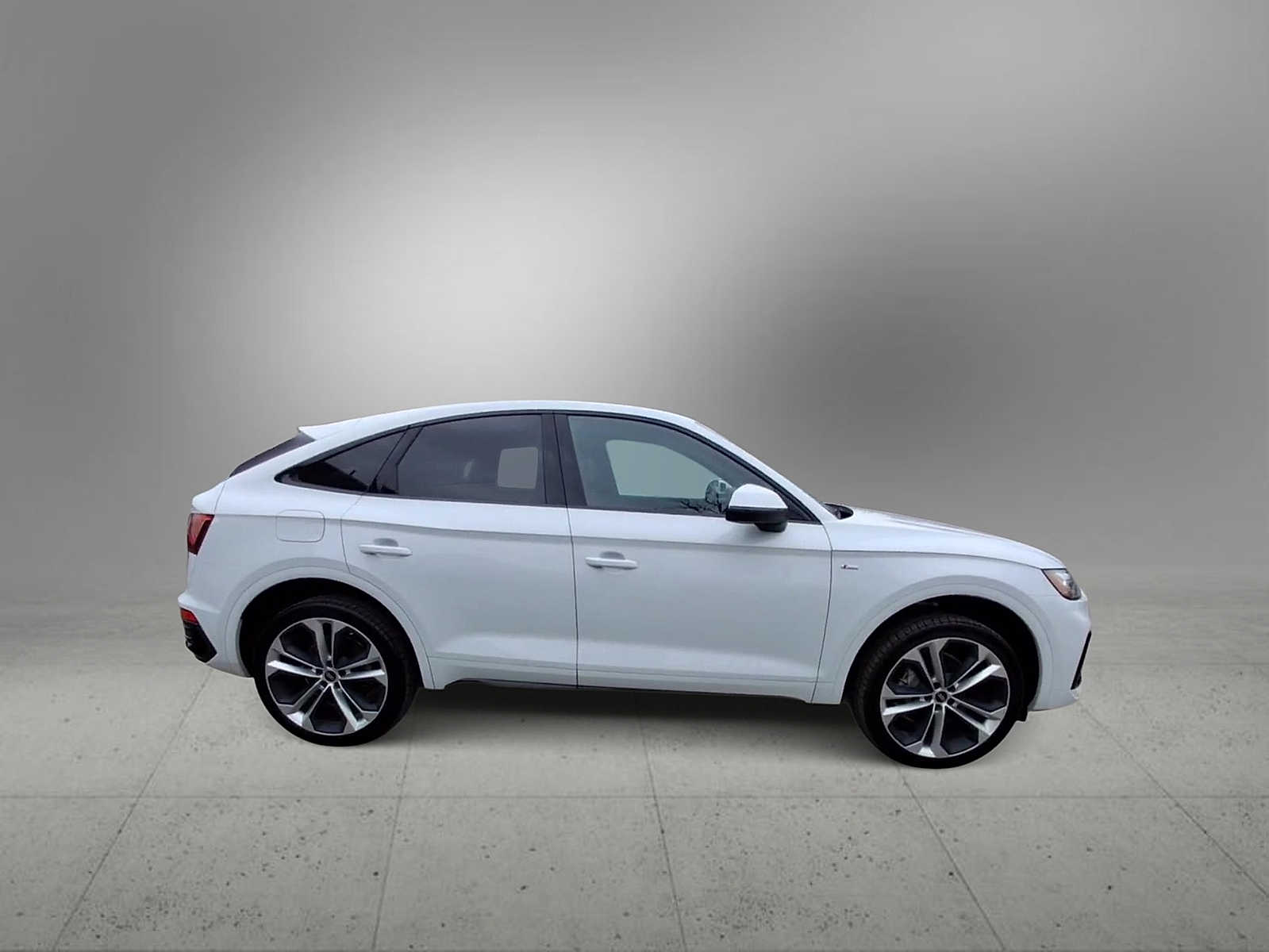 Thumbnail: 2022 Audi Q5 - 9