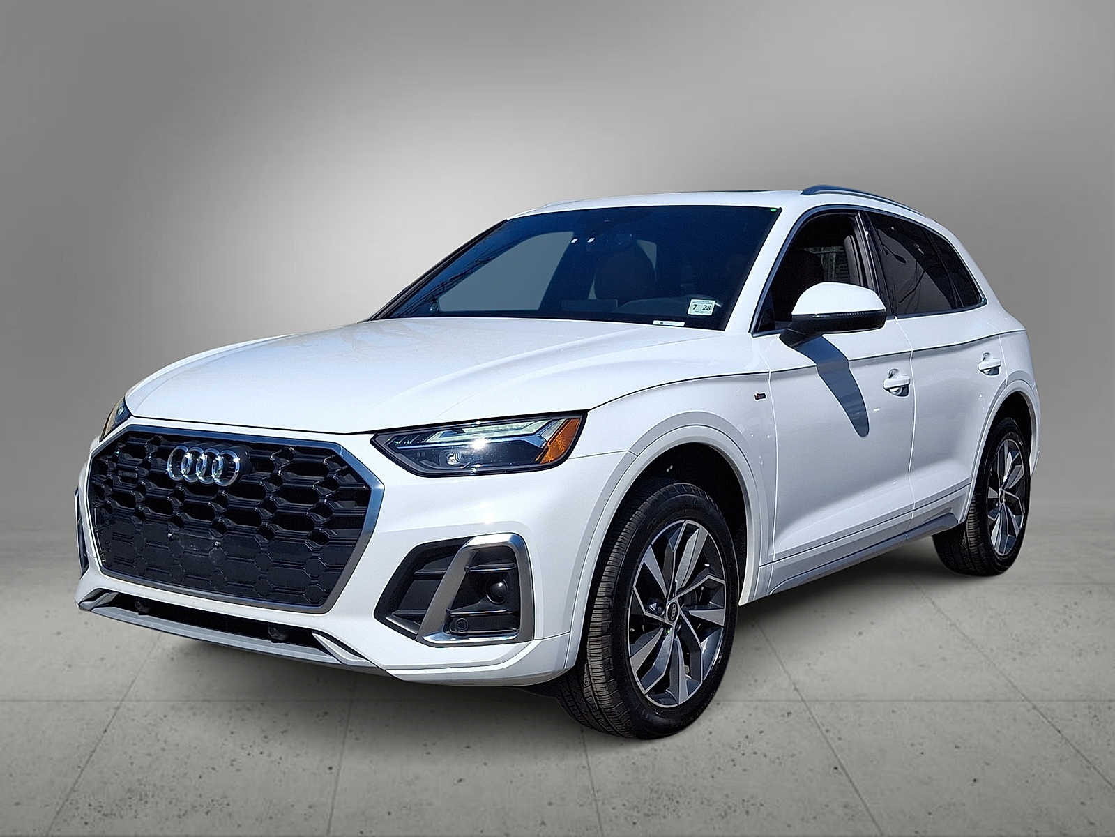 Thumbnail: 2023 Audi Q5 - 1