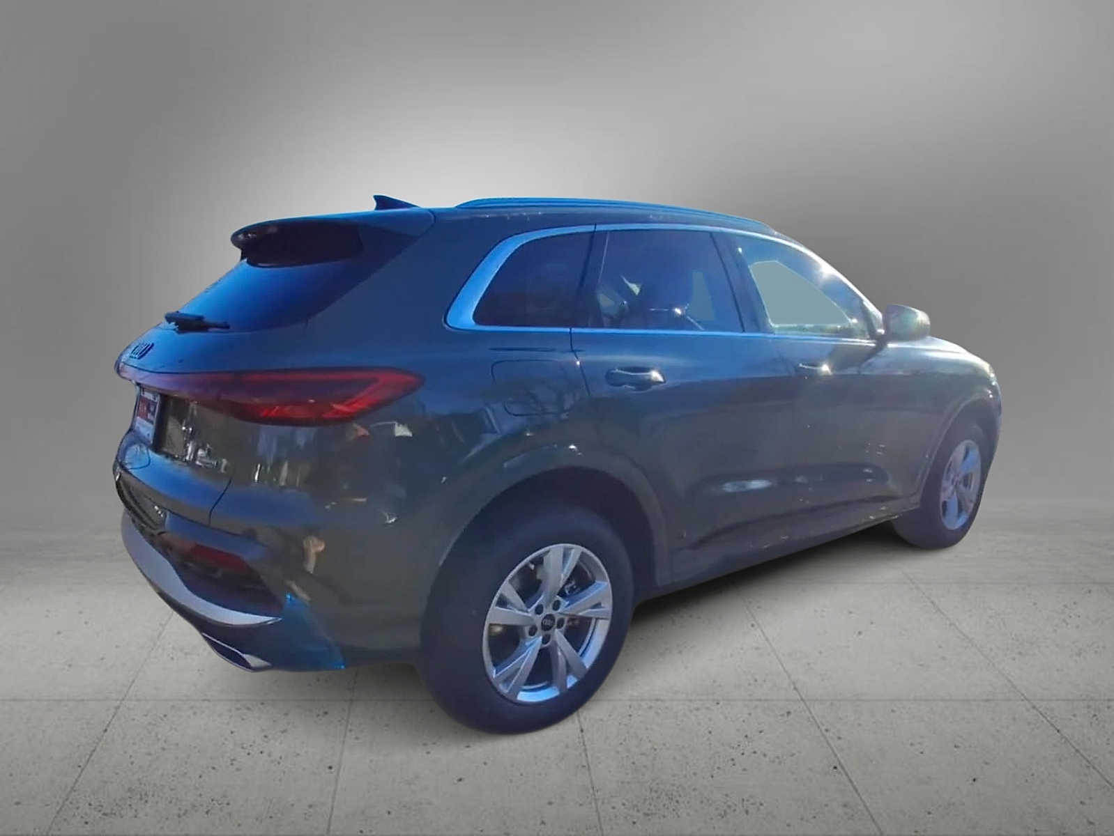 Thumbnail: 2025 Audi Q5 - 8