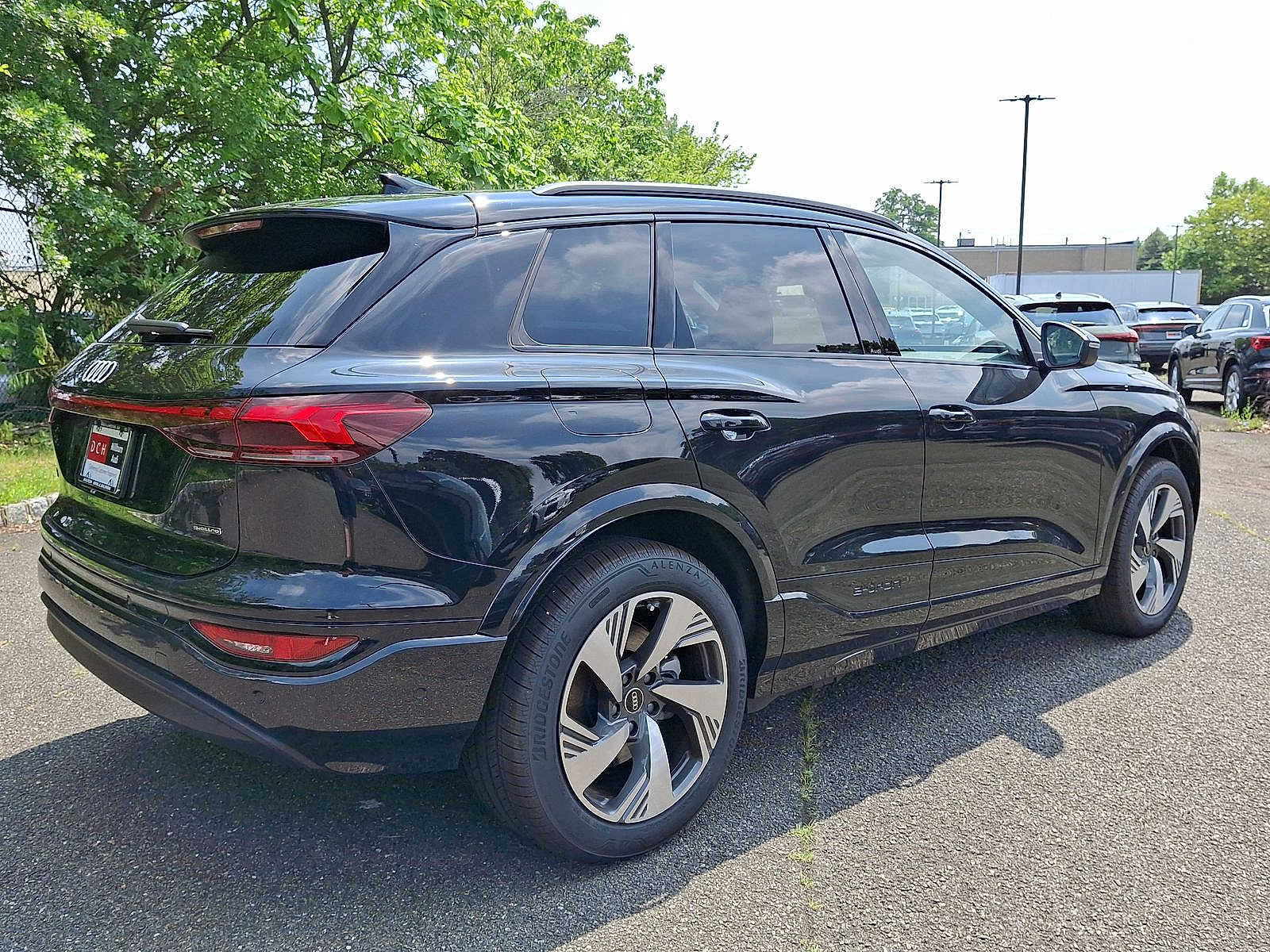 Thumbnail: 2025 Audi Q6 e-tron - 12