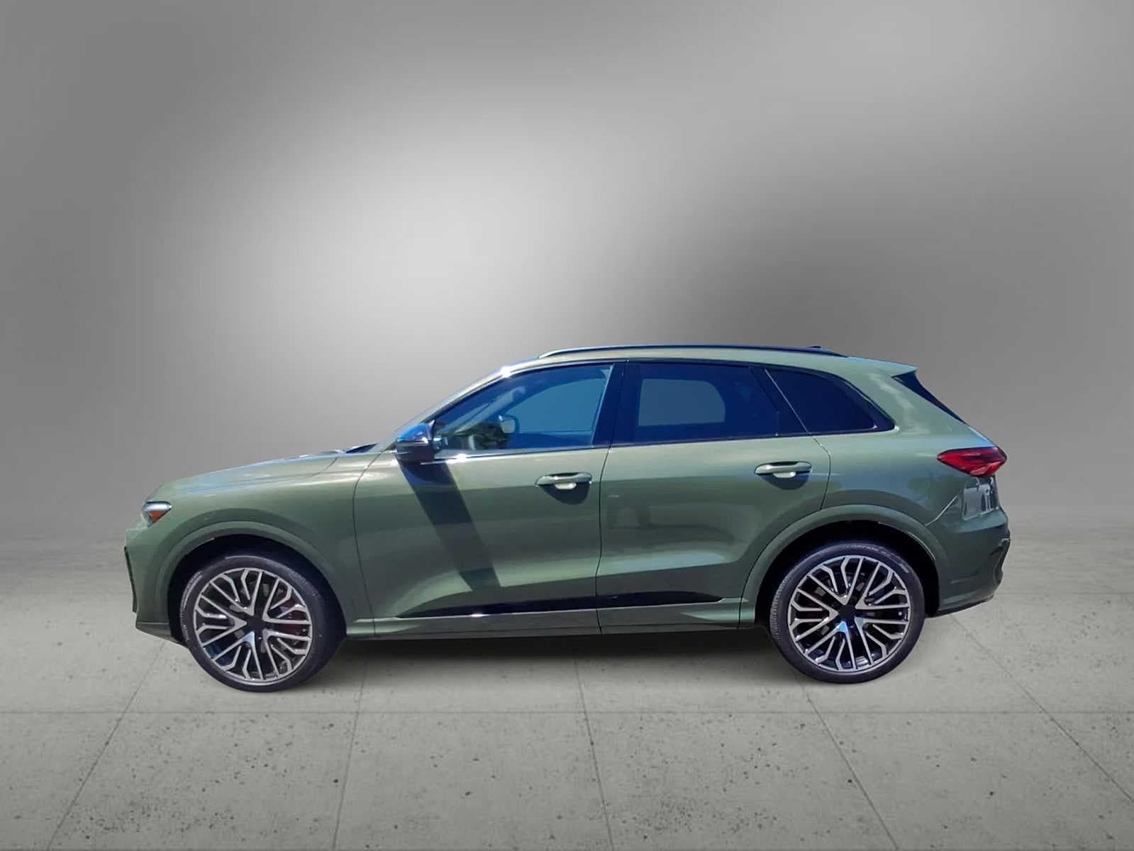 Thumbnail: 2026 Audi SQ5 - 5