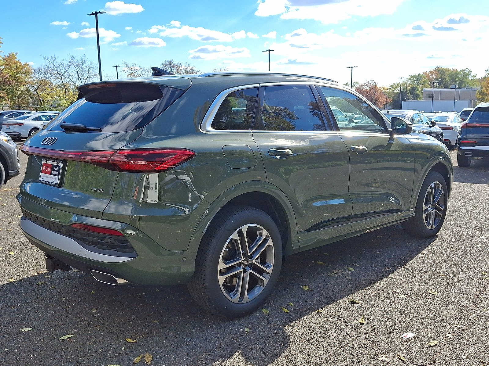 Thumbnail: 2025 Audi Q5 - 11