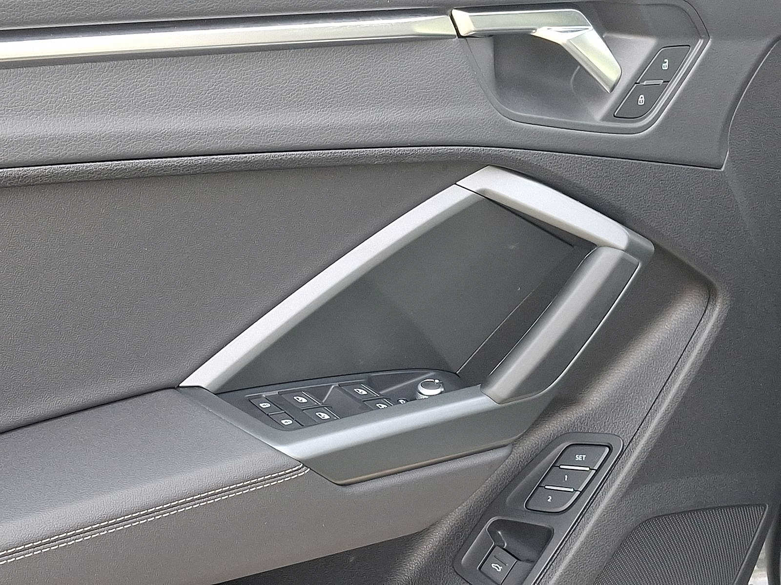 Thumbnail: 2025 Audi Q3 - 10