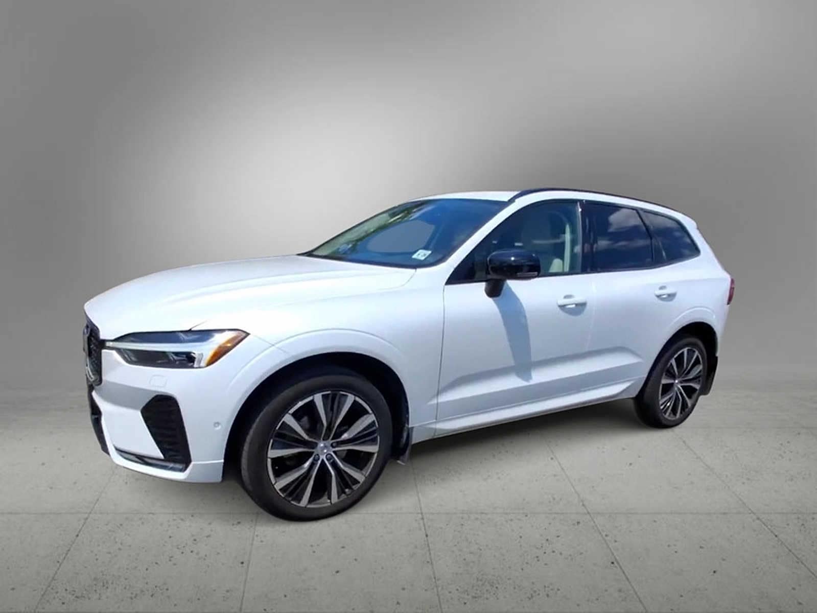 2023 Volvo XC60 B5 Plus 4