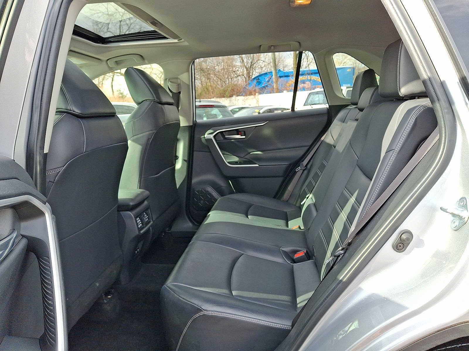 Thumbnail: 2019 Toyota RAV4 - 20