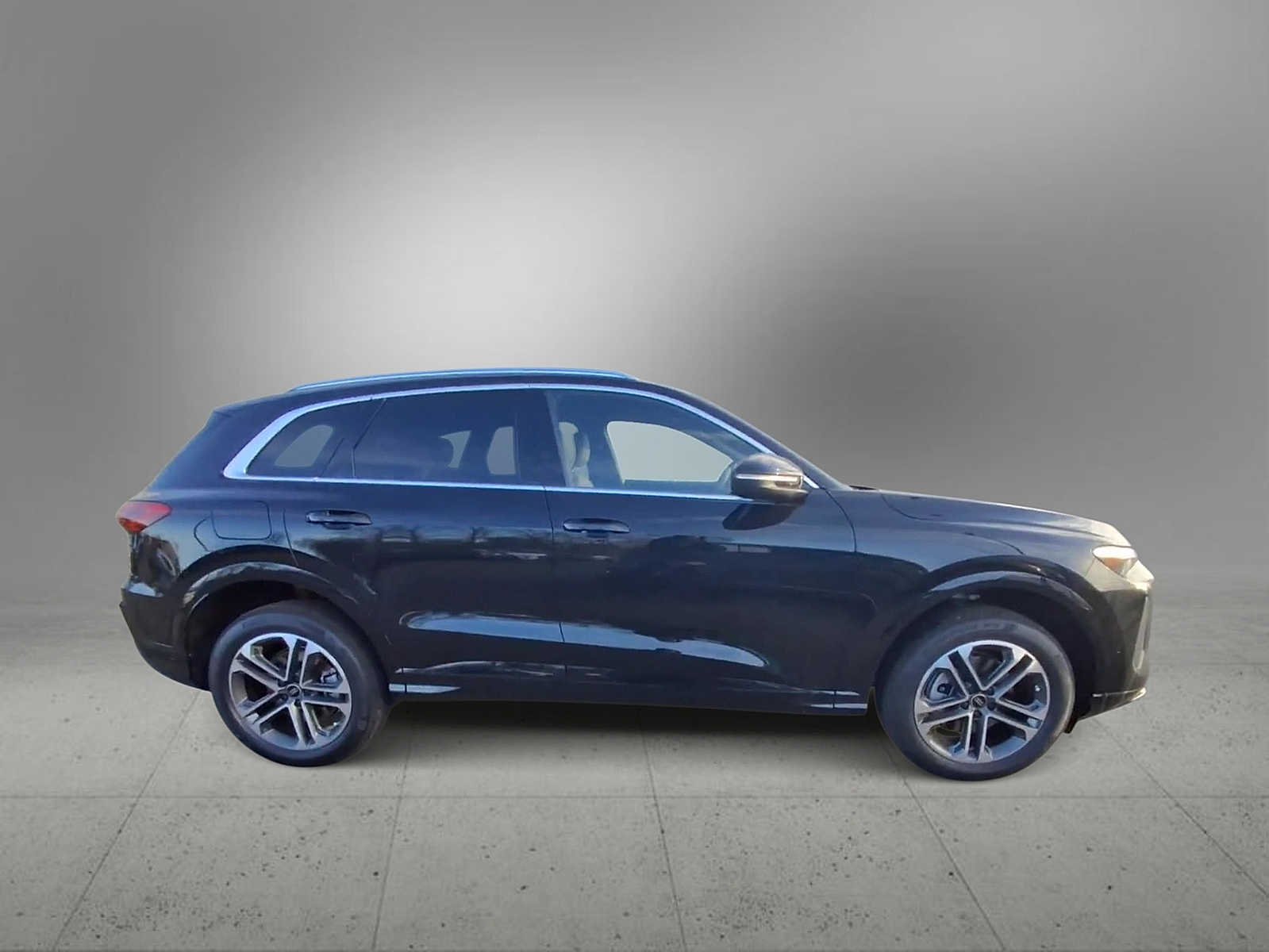 Thumbnail: 2025 Audi Q5 - 9