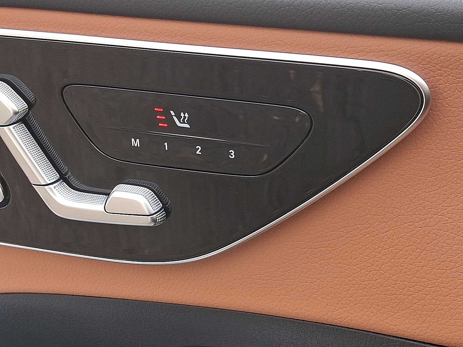 Thumbnail: 2023 Mercedes-Benz C-Class - 18