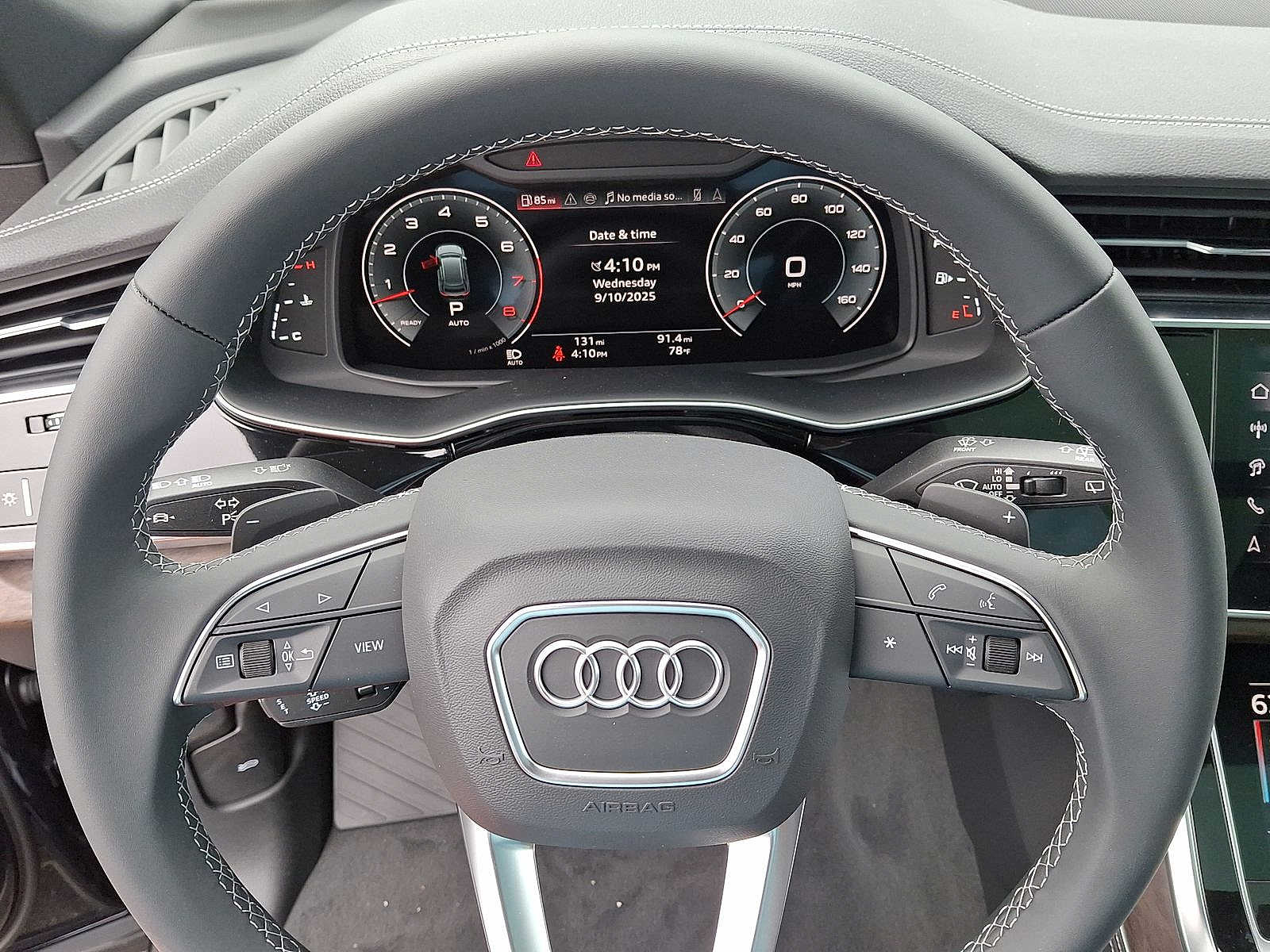 Thumbnail: 2025 Audi Q8 - 16