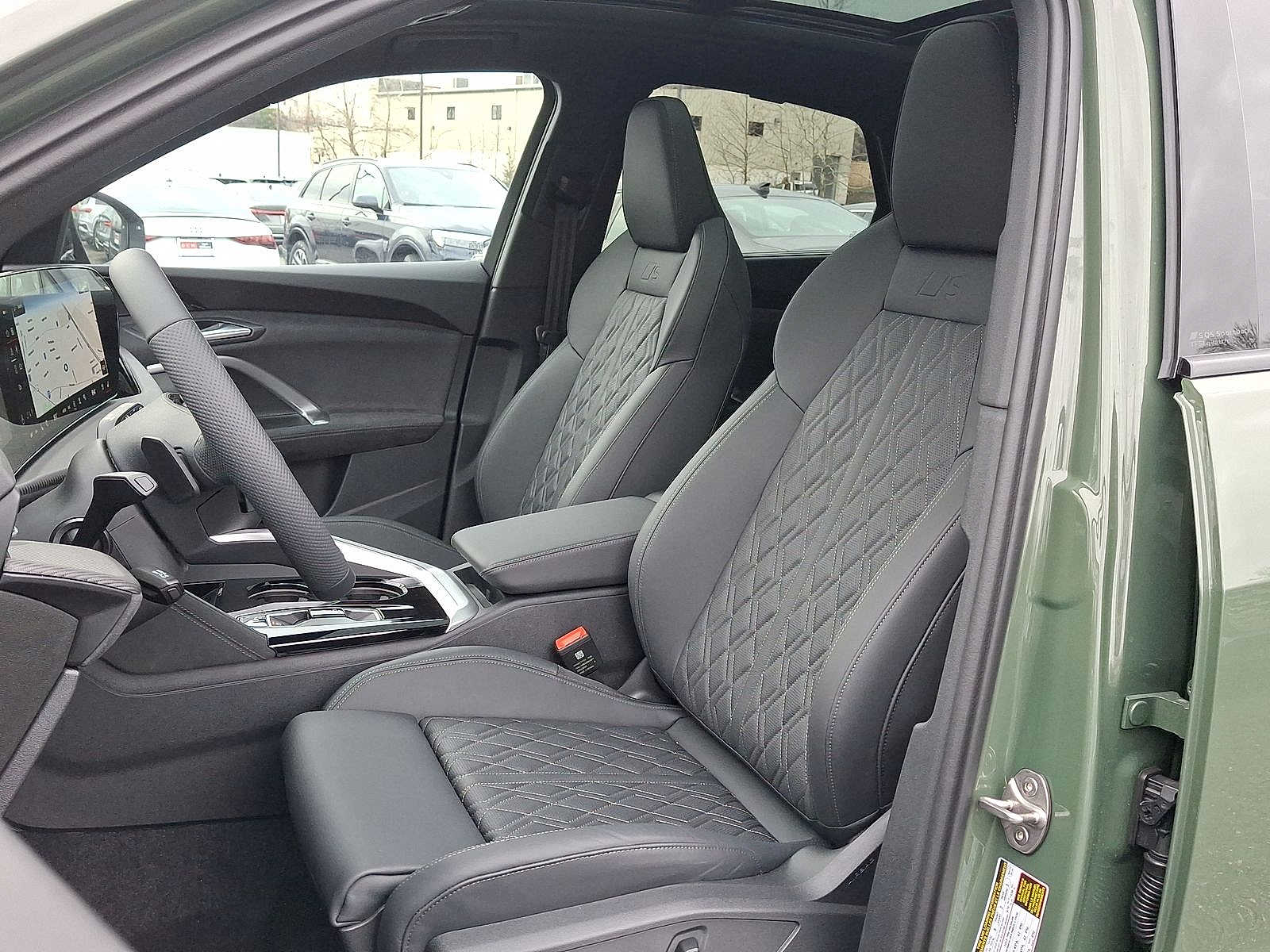 Thumbnail: 2025 Audi SQ5 - 13