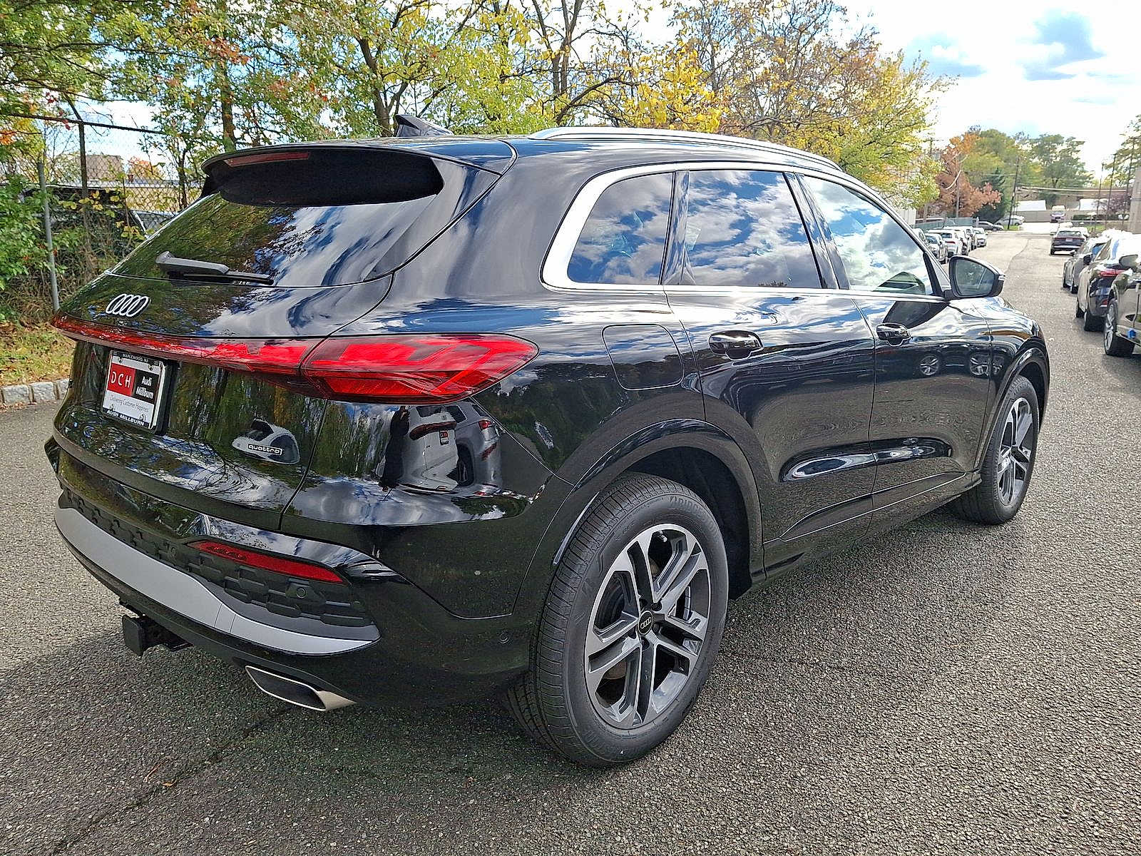 Thumbnail: 2025 Audi Q5 - 11