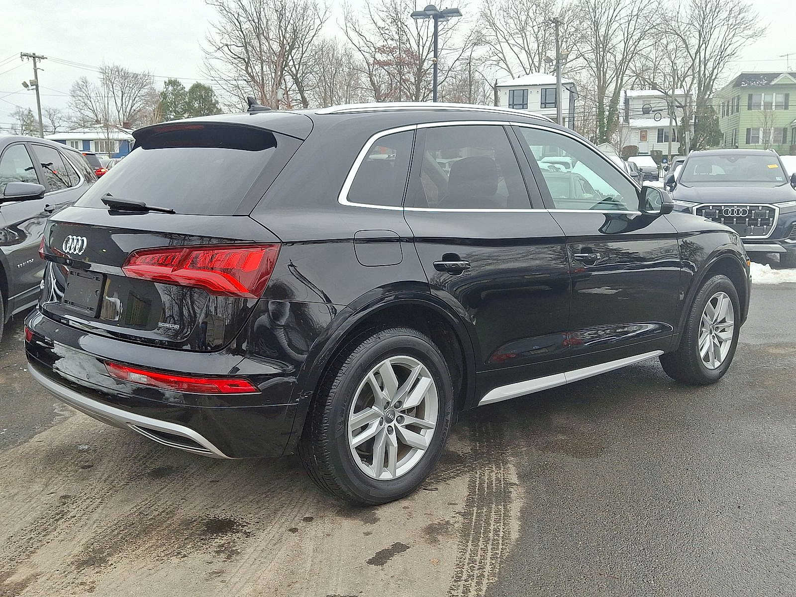 Thumbnail: 2020 Audi Q5 - 25