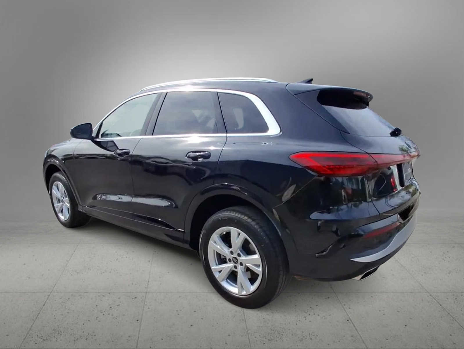 Thumbnail: 2025 Audi Q5 - 6