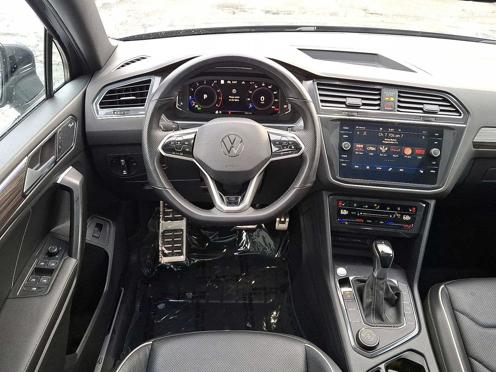 Thumbnail: 2022 Volkswagen Tiguan - 21