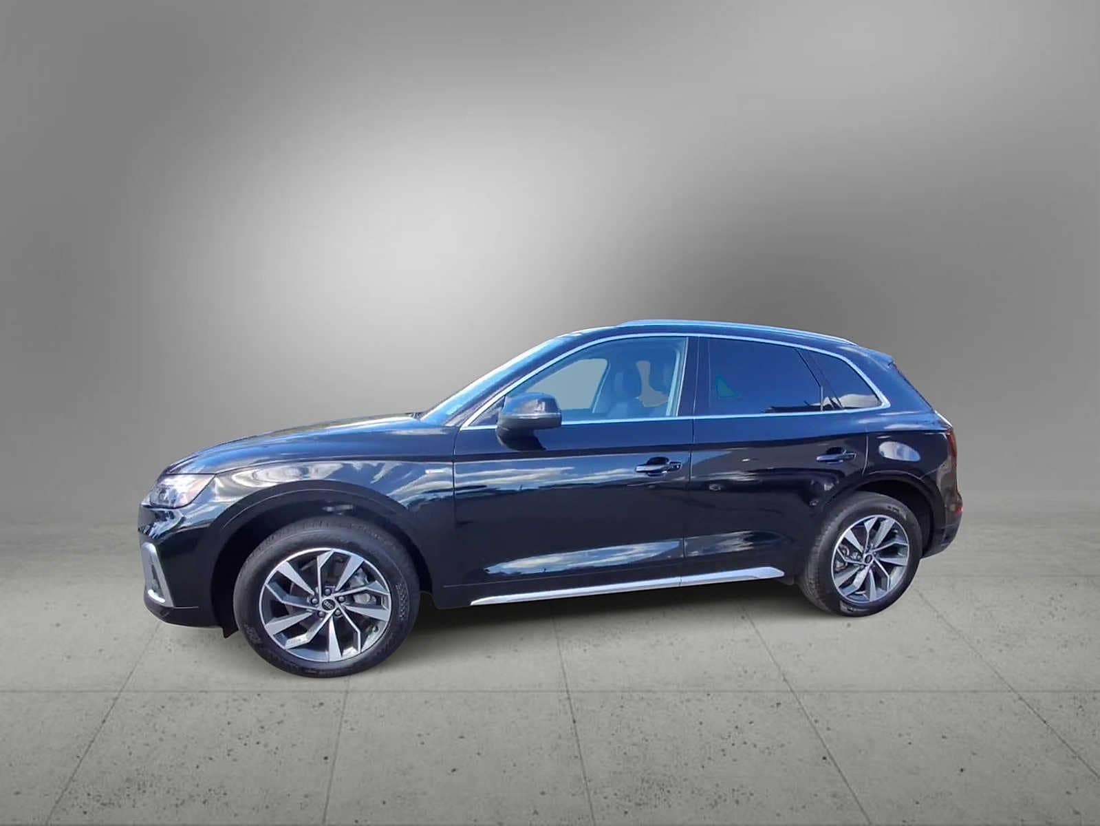 Thumbnail: 2023 Audi Q5 - 5