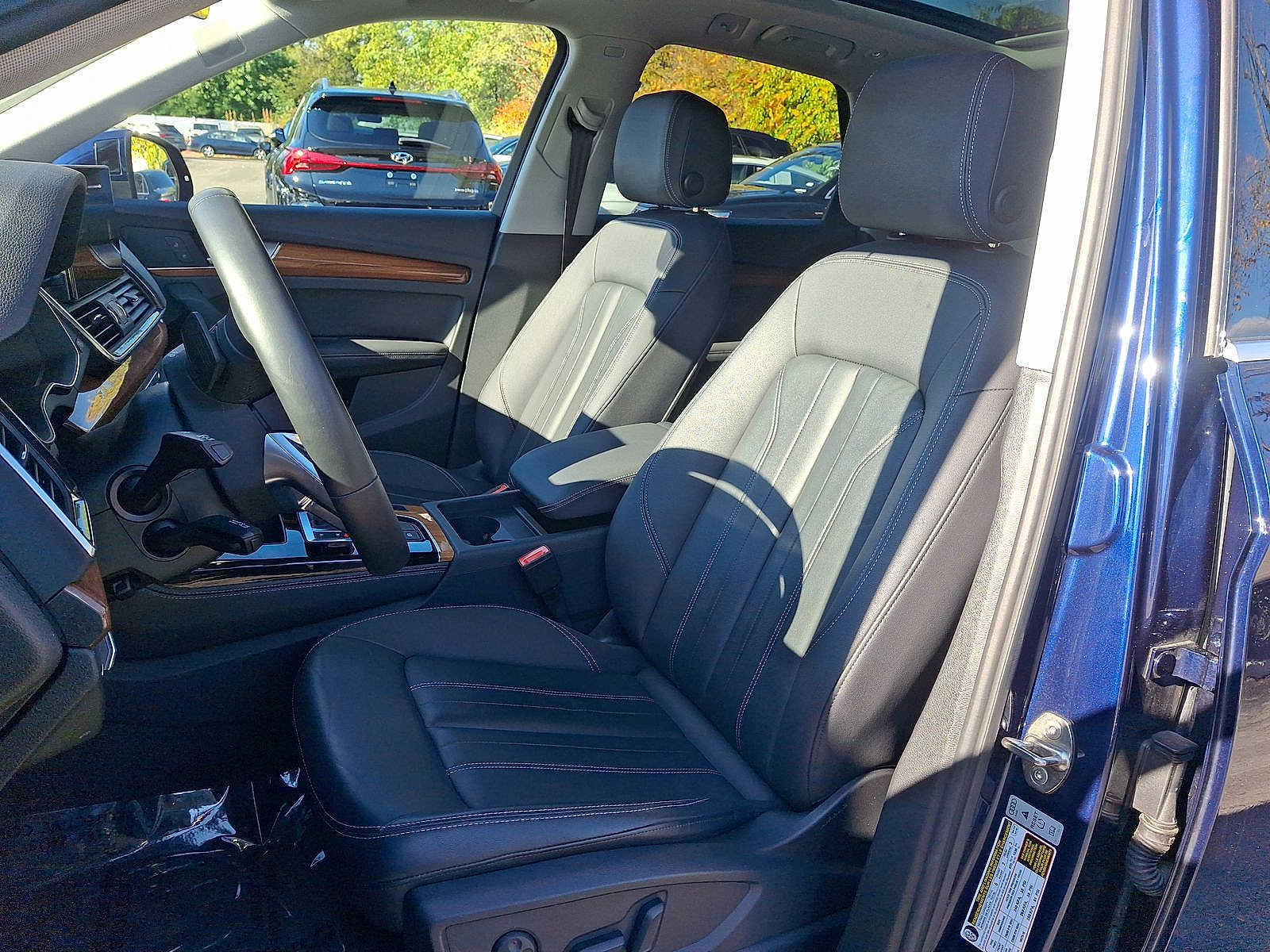 Thumbnail: 2023 Audi Q5 - 11