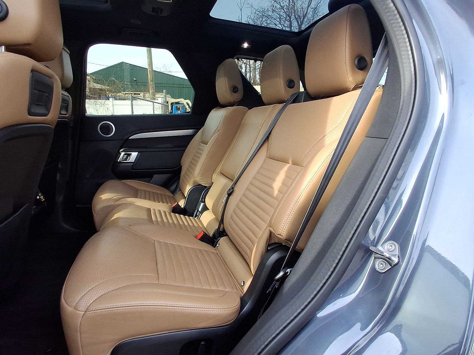 Thumbnail: 2024 Land Rover Discovery - 20