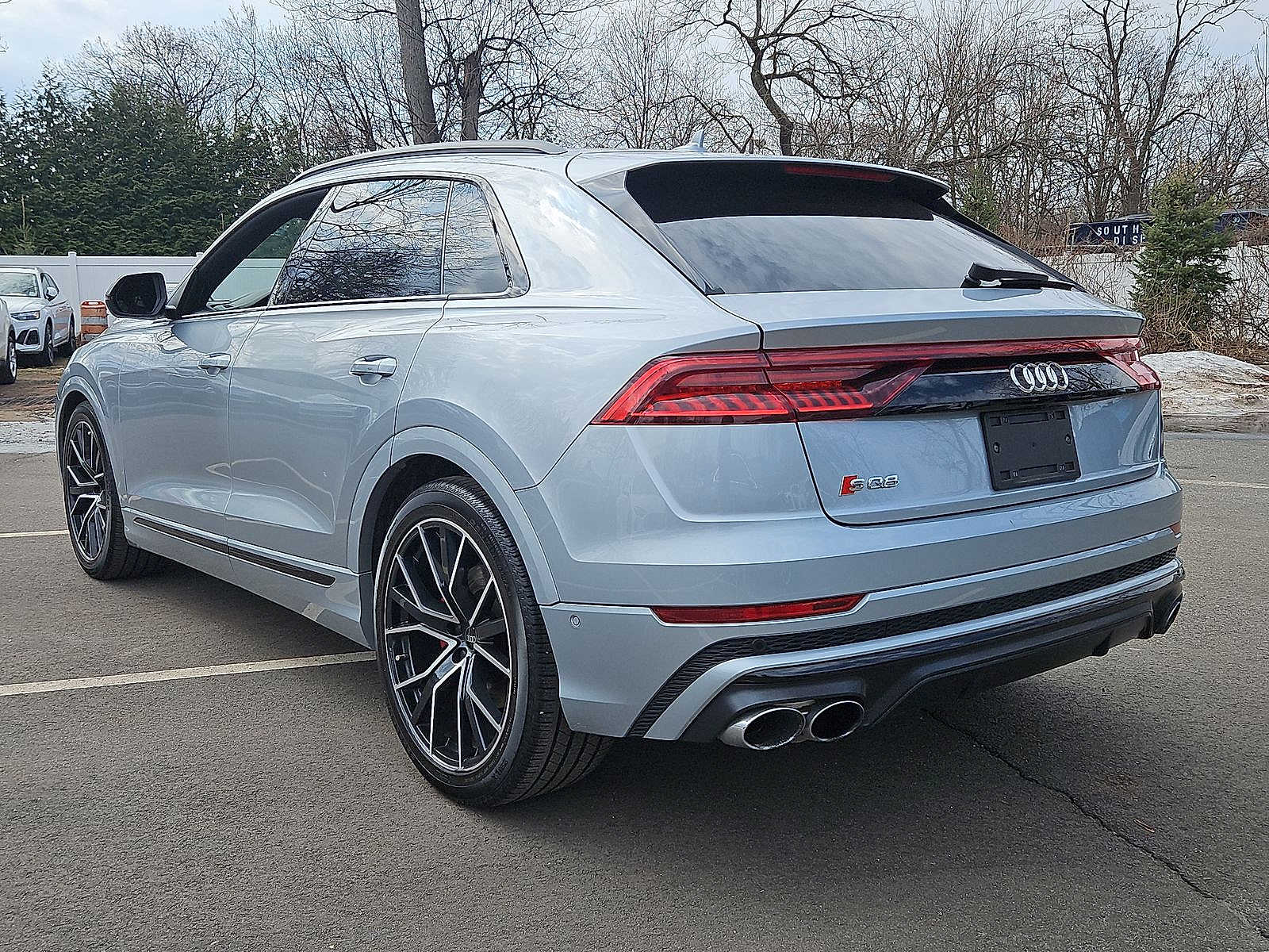 Thumbnail: 2023 Audi SQ8 - 22