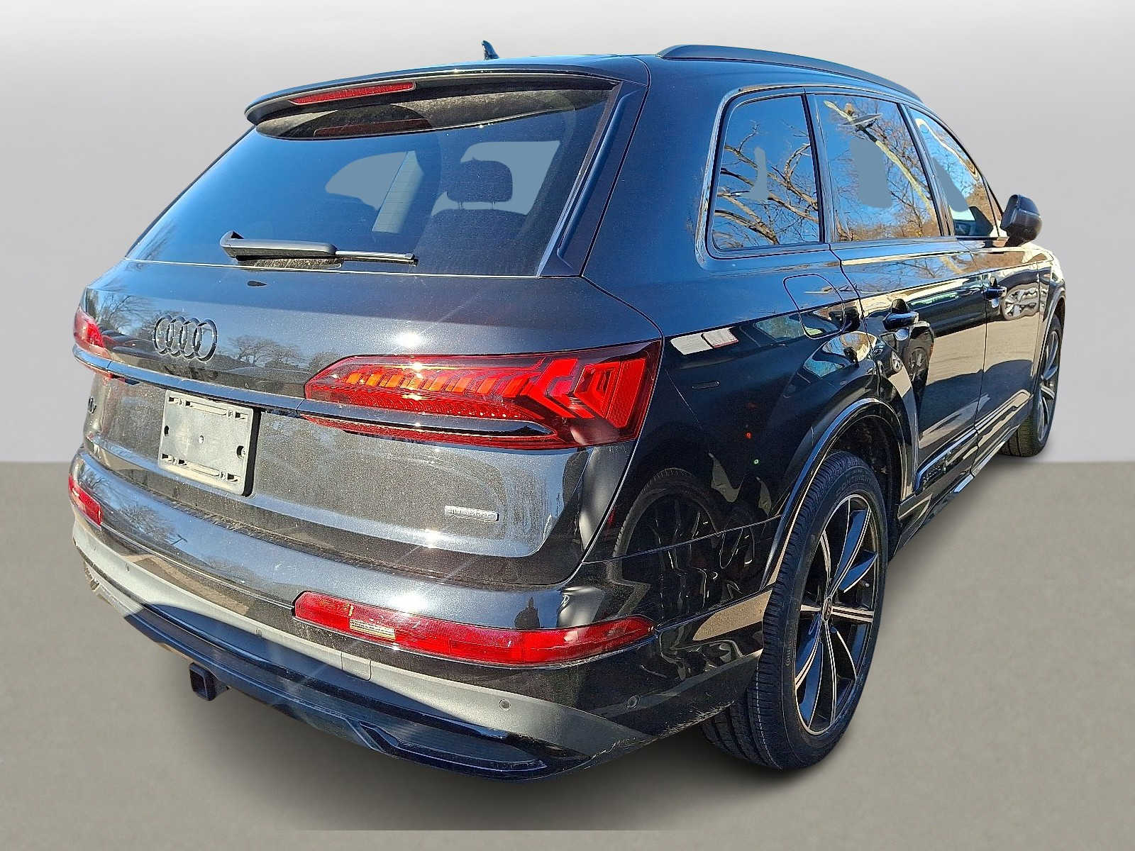 Thumbnail: 2023 Audi Q7 - 3