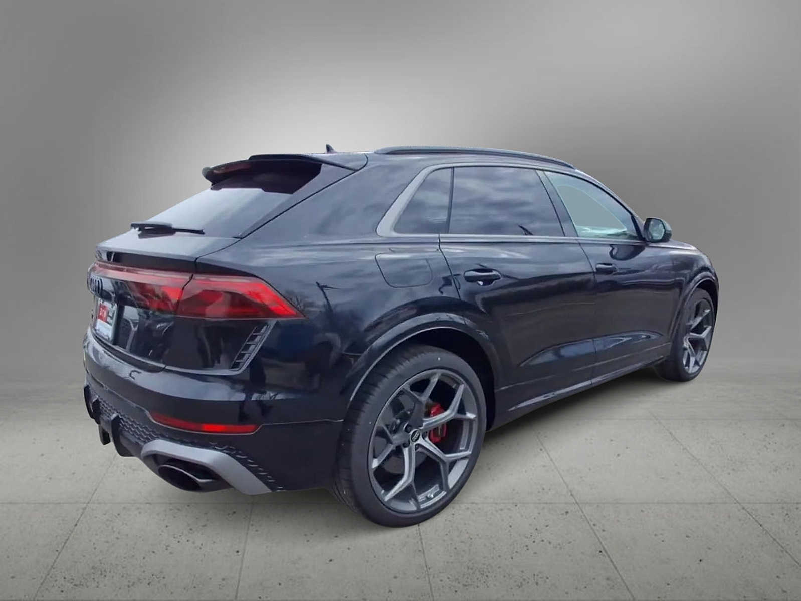 Thumbnail: 2026 Audi RS Q8 - 8