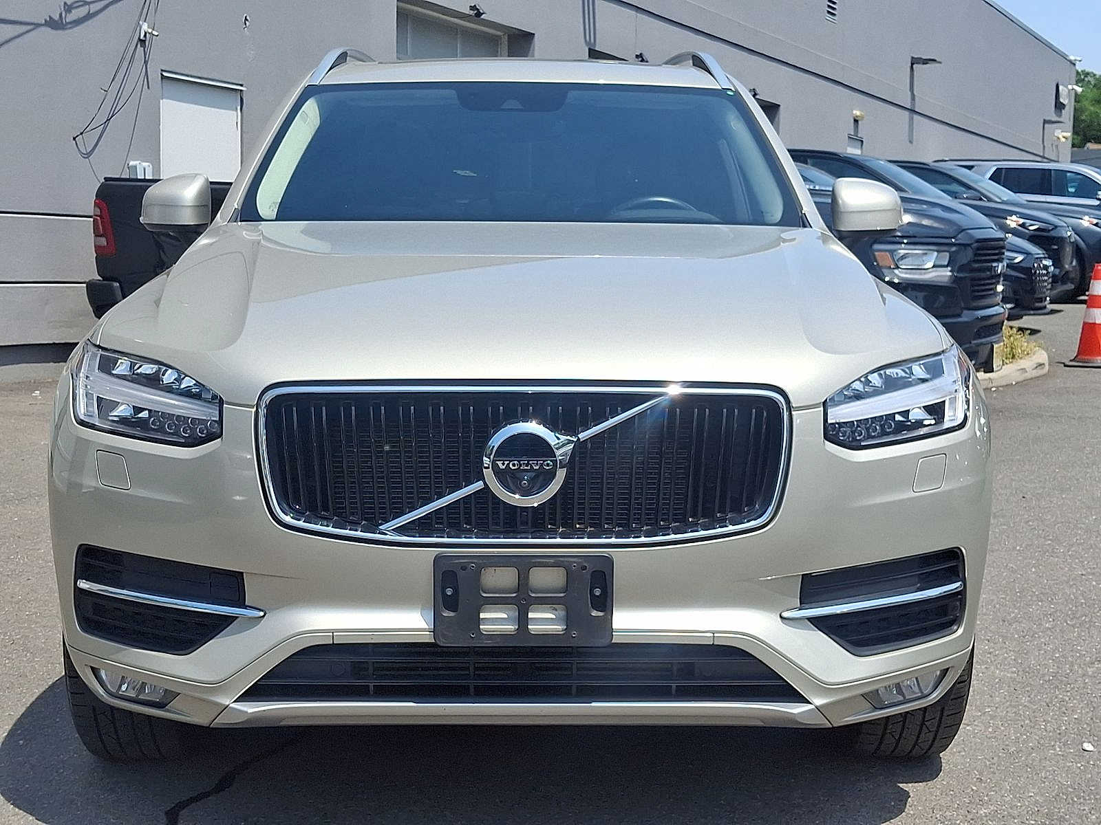 Thumbnail: 2018 Volvo XC90 - 28