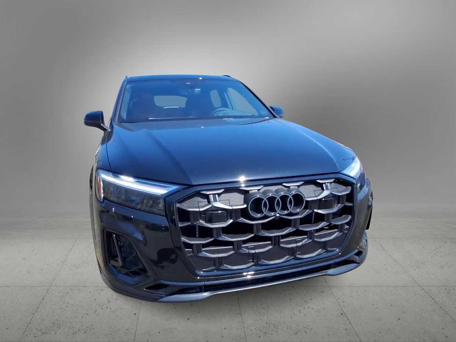 Thumbnail: 2026 Audi SQ7 - 3