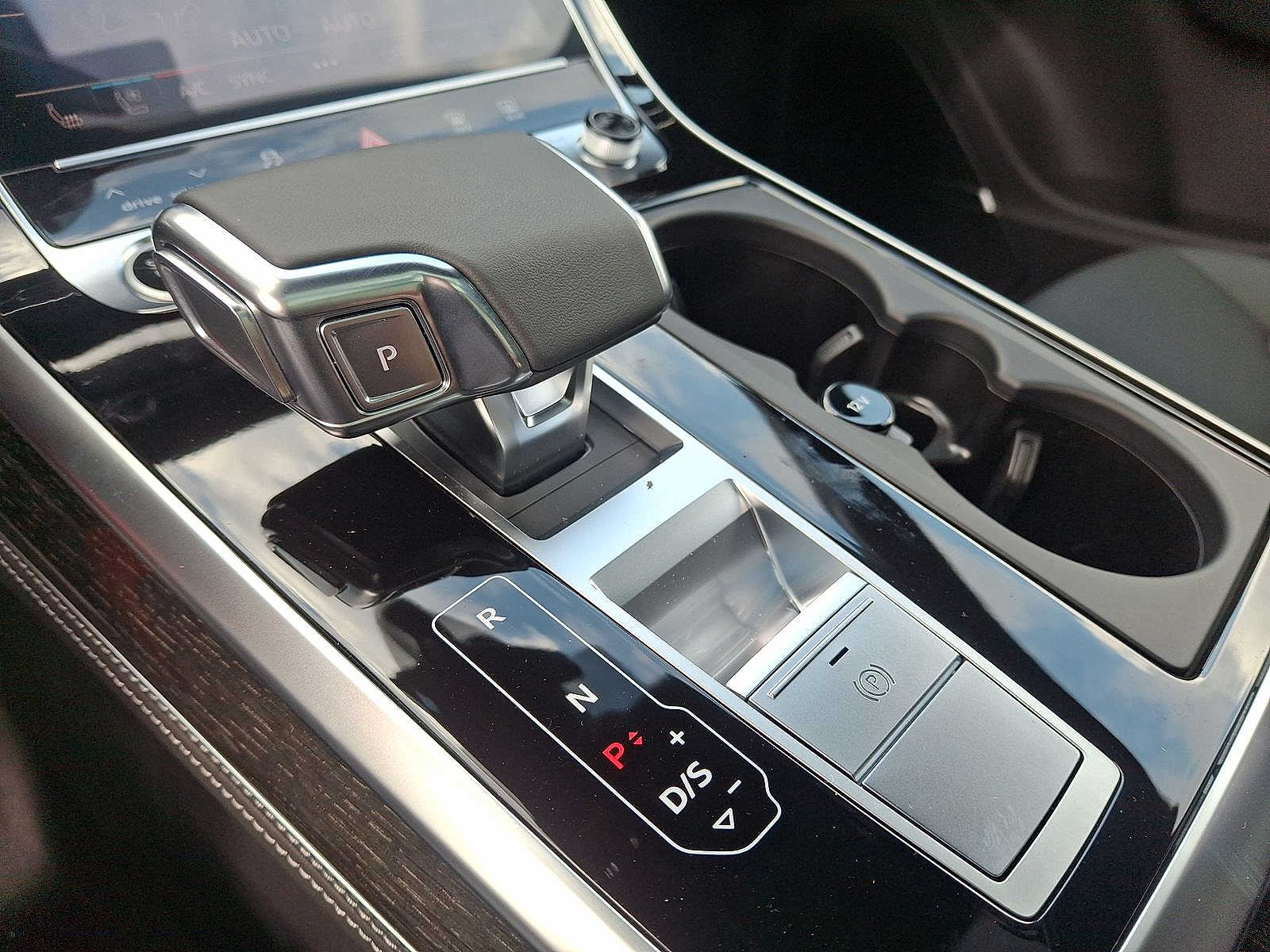 Thumbnail: 2025 Audi Q7 - 13