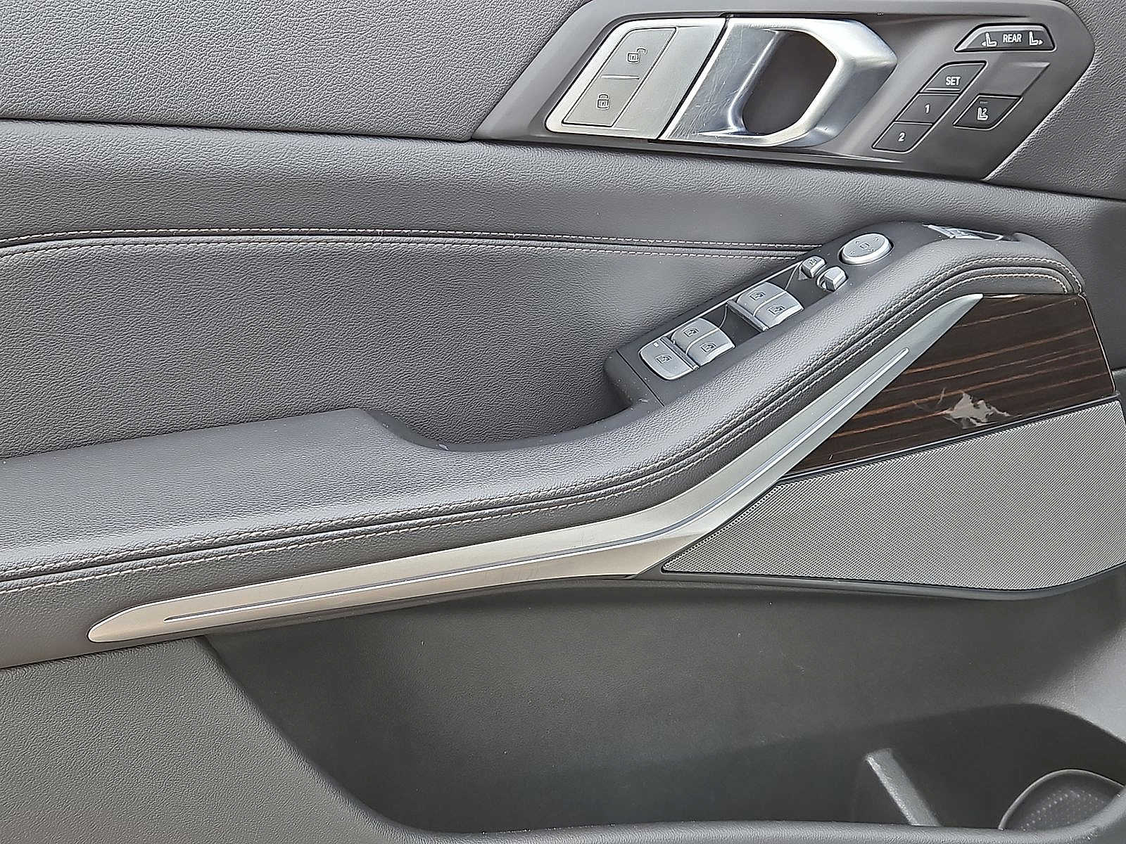 Thumbnail: 2019 BMW X7 - 10