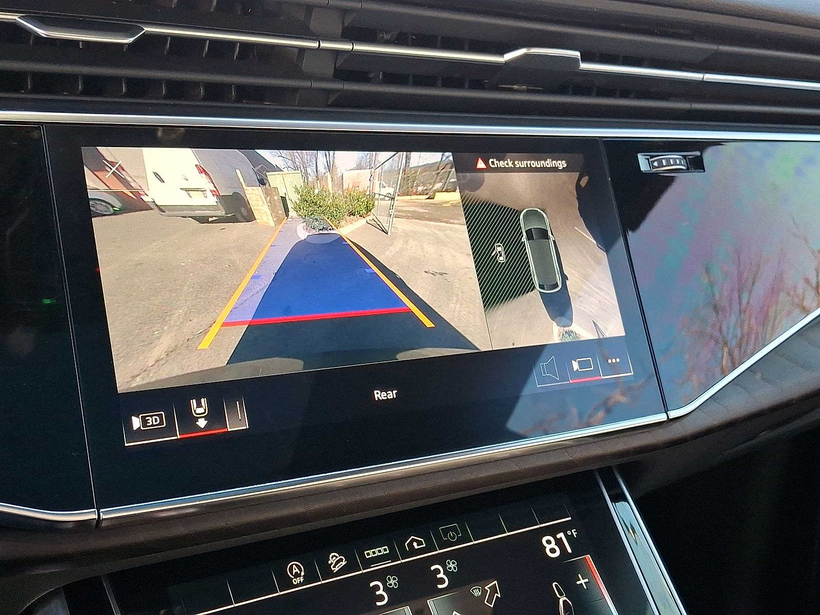 Thumbnail: 2021 Audi Q8 - 15