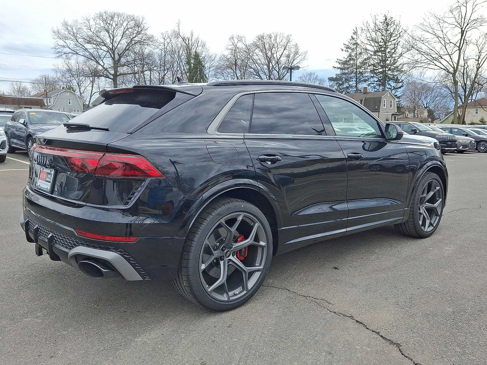 Thumbnail: 2026 Audi RS Q8 - 11